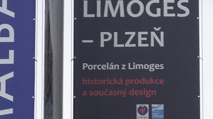 Limoges > Pilsen Travel Art, La Porcelaine De Limoges Est Bien Présente Dans La Ville De Pilsen, Une Des Villes Jumelles De Limoges